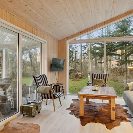 Cosy Private 800 M From The