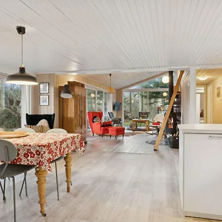 Cosy Private 800 M From The